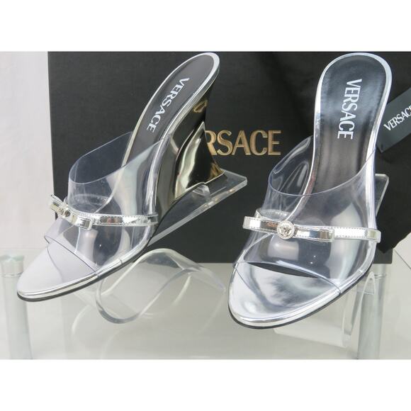 NIB VERSACE SILVER PATENT LEATHER MEDUSA HEAD BOW SANDALS...